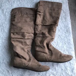 Brown suede rampage boots